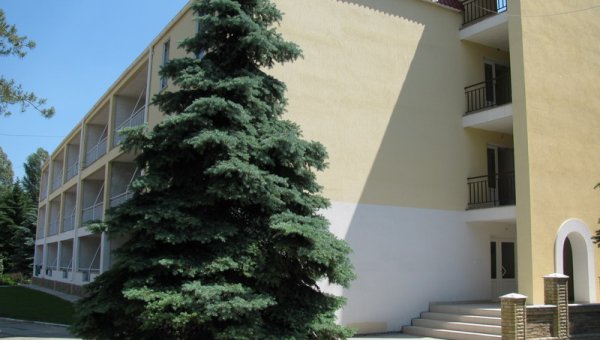 Корпус пансионата Азов.